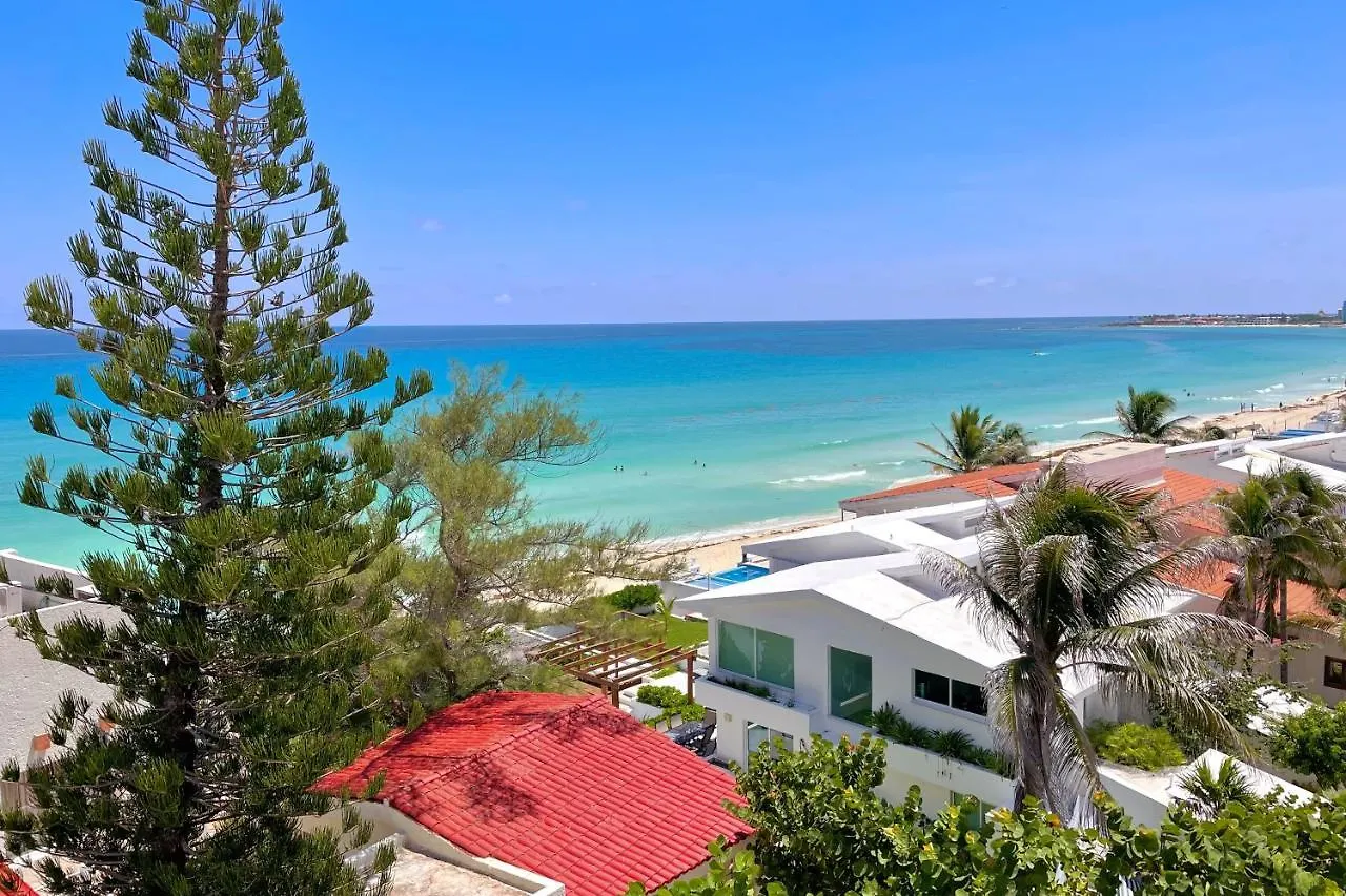 Beach, Fun & Relax At The Hotel Zone In Cancun Mexico